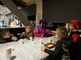 Sinterklaasfeest bij S.K.N.W.K. voor JO7-1 van vrijdag 1 december 2023 (127/180)